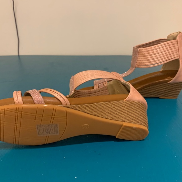 Barely Pink - Picture 3 of 4